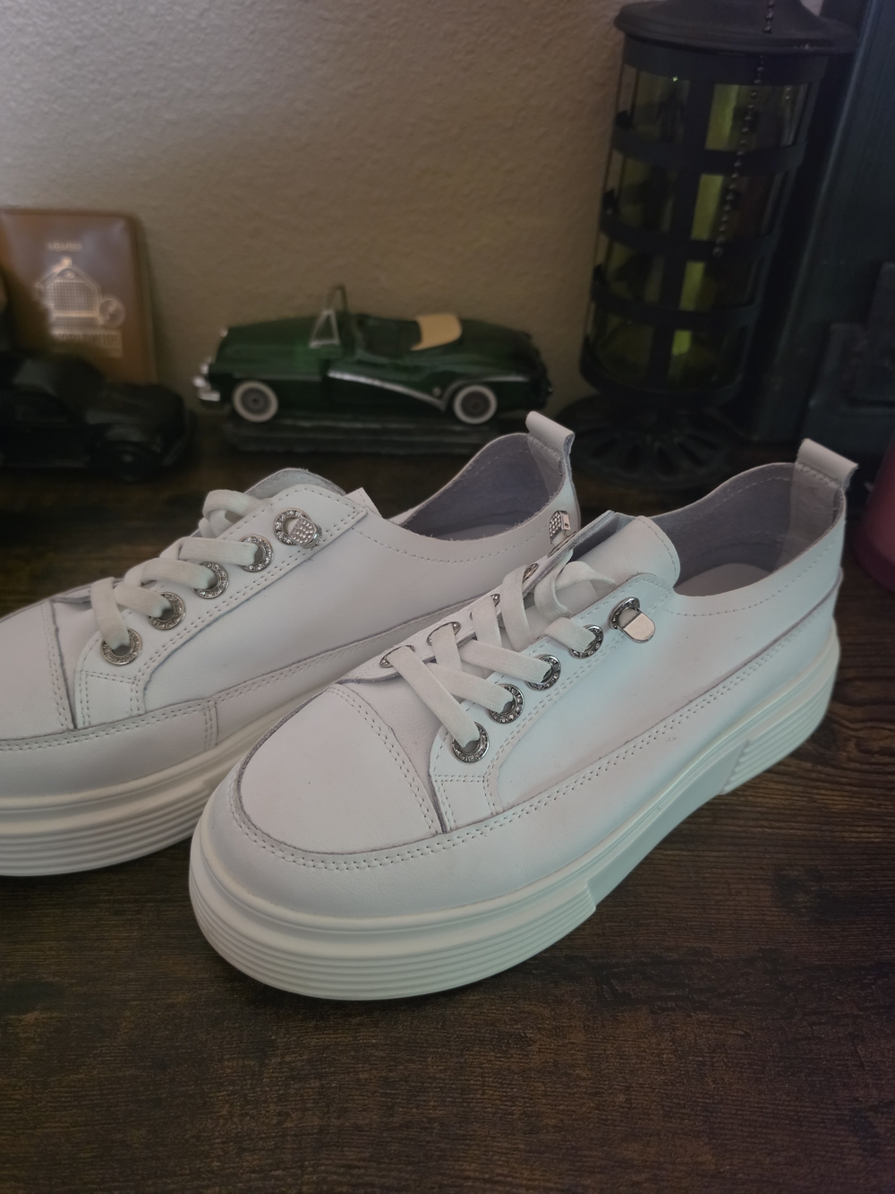 BONAVI White Leather Lace-Up Women's White Platform Lace-Up Fashion Sneaker 7.5
